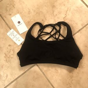 Queenie ke sports bra